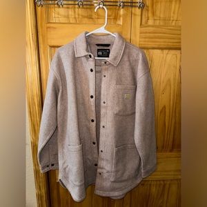 Carhartt Women’s loose fit brushed fleece shirt jacket, Mink colored, size Large